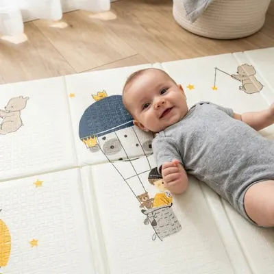 Covoras educativ PetiteMars Campy L din spuma XPE non-toxica, cu doua fete, suprafata antiderapanta, 130x200 cm, pliabil compact 40x32x21 cm, model baloane si forme geometrice