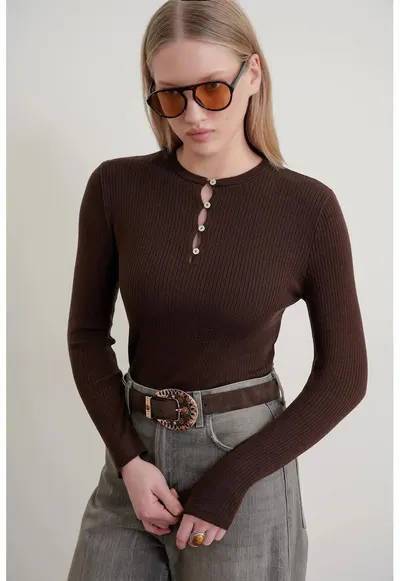Pulover dama - guler rotund - maro cafeniu - tricot