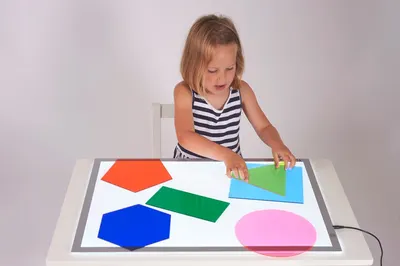 Forme geometrice uriașe pentru mixarea culorilor