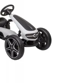 Kart cu pedale pentru copii Novokids Mercedes Benz Kart Pro Alb, cu claxon si melodii, structura metalica, frana de mana, functie freewheel, scaun ajustabil, mers cu spatele