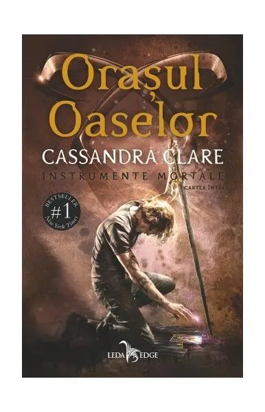 Orașul Oaselor (Vol. 1) - Paperback brosat - Cassandra Clare