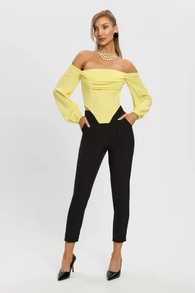 Bluza tip corset de culoare galbena cu maneci din tafta si inchidere la spate cu fermoar