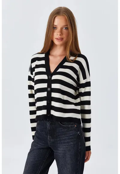 Pulover dama - cardigan cu decolteu in V - cu nasturi - negru - tricot
