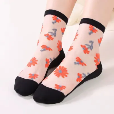 Sosete de dama, SS205, model flori, Alb/Negru, marime universala (35-39)