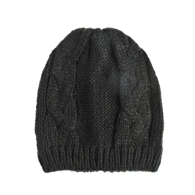 Caciula tricotata neagra cu impletituri