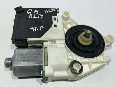 Motoras macara geam cu modul stanga fata 1K5837401AM Volkswagen Golf 5 (2004-2009)
