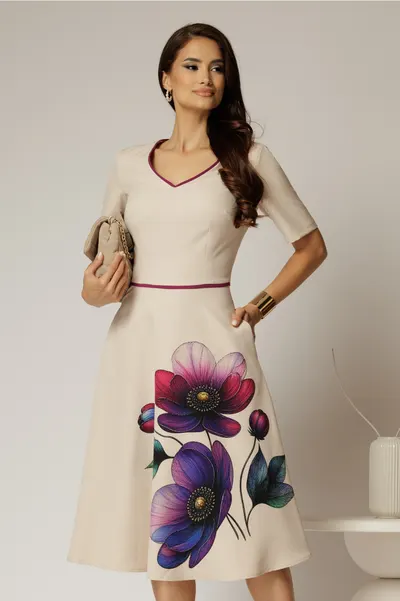 Rochie midi bej clos cu imprimeu magenta si decolteu in V