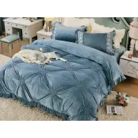 Lenjerie pat dublu, Catifea Deluxe, cu pliuri brodate, 4 piese, Jojo Home, Bleu