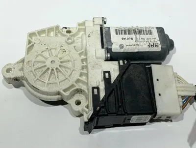 Motoras macara geam stanga spate 5K0959703C Volkswagen Golf 6 (2008-2013)