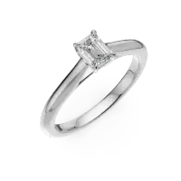 Inel de logodna din platina cu un diamant emerald solitaire de 0.4ct
