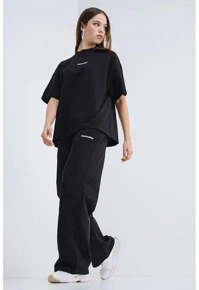 Pantaloni de trening relaxed-fit cu buzunare laterale - Negru