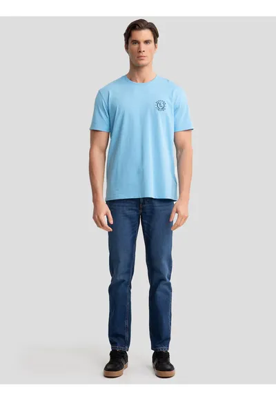 Tricou cu decolteu la baza gatului si detaliu logo