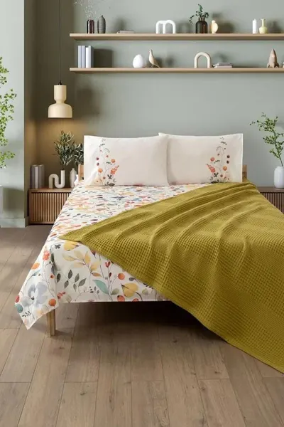 Set de lenjerie de pat cu cuvertură Rakla - Fayette, 4 piese, Mustard