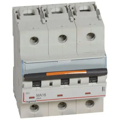 Disjunctor DX³ MA-3P-400V~-16A-25kA-magnetic simplu - 4,5M