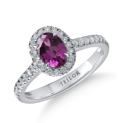 Inel din aur alb cu un granat purple oval de 0.91ct si diamante de 0.31ct