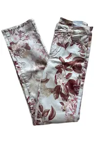 Pantaloni cu imprimeu floral -