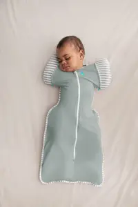 Sac de dormit de tranzitie pentru infasat si rostogolit Love to Dream Swaddle Up Deep olive M 6-8.5 kg 2.5 Tog