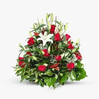 Aranjament funerar cu crini si trandafiri