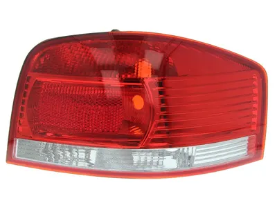 Stop tripla lampa spate dreapta potrivit AUDI A3 HATCHBACK 2003-2012 - (Semnalizator alb, culoare sticla: rosu)