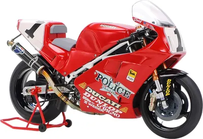 Model de asamblare TAMIYA Modern: Motociclete - Ducati 888 Superbike Racer
