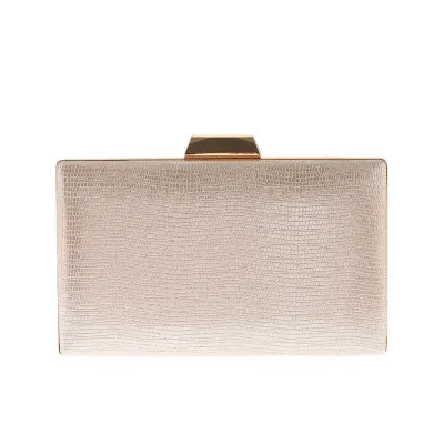 Clutch auriu cu design minimalist si accente metalice