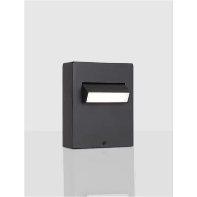 Pitic ZELDA Negru AI.housing & Anti-Glare Acrylic Diffuser LED 6 Wat 3000K PF>0.8 CRI ≥80Ra 100-240V Life Time = 25000 HRs IP65