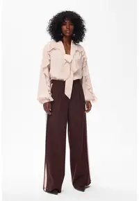 Pantaloni cu croiala ampla si design in doua culori