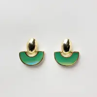 Cercei metalici aurii, semirotund verde cu irizatii