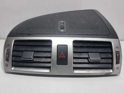Grila ventilatie bord centrala 55670-05180 Toyota Avensis facelift (2012-2015) [T27]