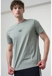 Tricou cu decolteu la baza gatului si model monograma - Verde deschis