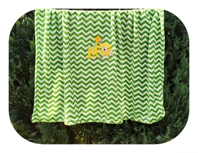 Paturica din microfibra 80x100 cm model Green Zig Zag