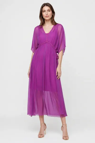 Rochie Goddess din matase si vascoza cu snur impletit pe decolteu si talie, magenta