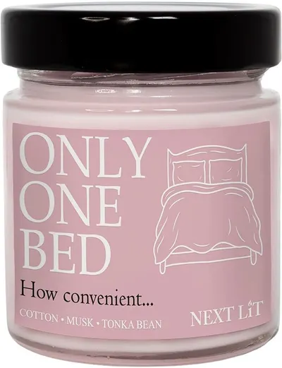 Lumânare parfumată Next Lit Burning Tropes - Only One Bed, 180 g