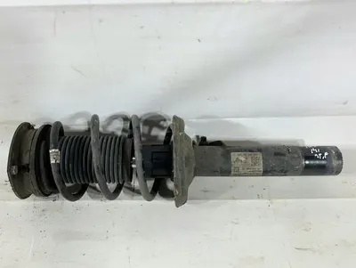 Amortizor stanga / dreapta fata 3Q0413031BG Skoda Superb 3 (2015-2019) 2.0 tdi DFGA