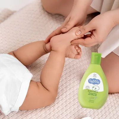 Lapte de corp hidratant pentru bebelusi si copii Bebble Silky Body Milk 200ml cu ulei de masline,extract de musetel si B5
