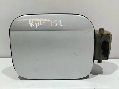 Capac / usa rezervor culoare argintie - la7w 5JA809999A Skoda Rapid facelift (2017-2019)