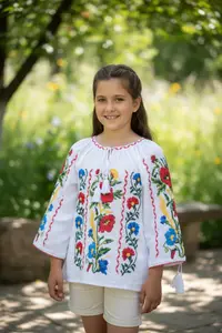 Ie traditionala fetite Rosalinda 6