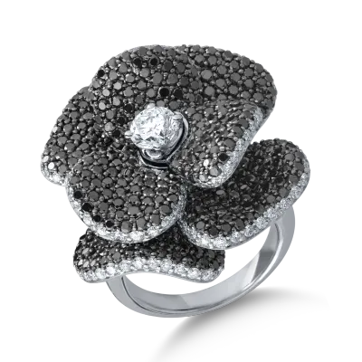 Inel din aur alb cu diamante negre de 4.83ct si diamante transparente de 2.04ct