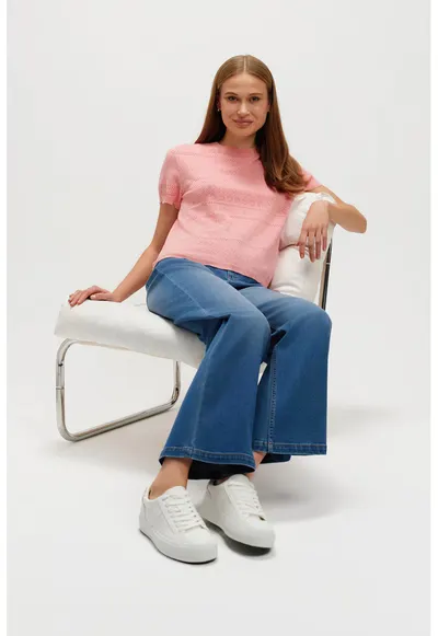 Tricou cu decolteu la baza gatului si perforatii decorative - Roz