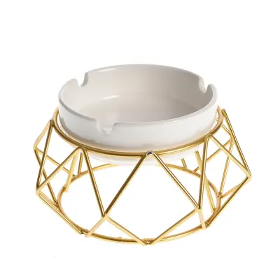 Scrumiera ceramica alb lucios cu suport metalic auriu 14 cm