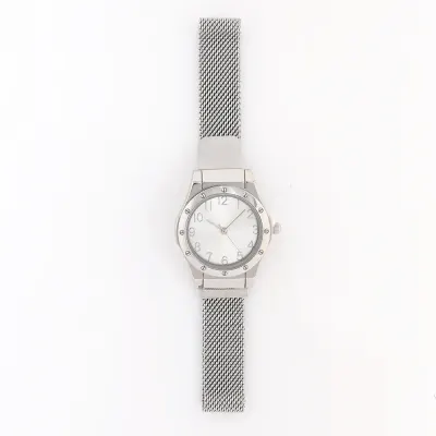 Ceas elegant cu bratara metalica tip mesh si cadran alb clasic