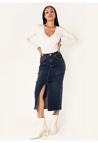 Fusta albastru inchis de denim cu slit frontal P215 M10 17921 - Albastru inchis