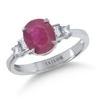 Inel din aur alb cu rubin oval de 2.03ct si diamante de 0.2ct