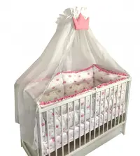 Lenjerie patut 120x60 cm cu 6 aparatori pufoase, cearsaf si paturica Coronite roz