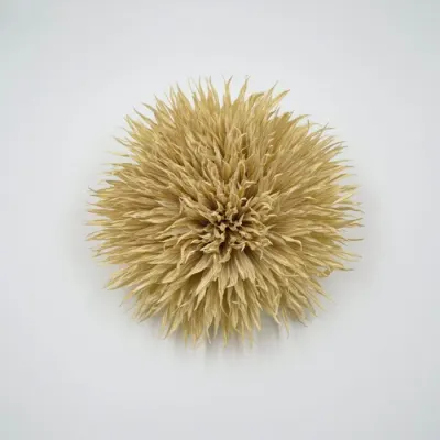 Brosa dama floare volumetrica bej