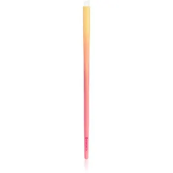 essence BRUSH IT LIKE IT'S ART eyeliner brush perie curbata pentru fardul de ochi