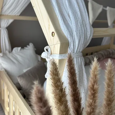 Pat copii montessori tip casuta, LittleAmy, Angel Nest, Balustrade cu bare rotunde, Natur, 140 x 200 cm