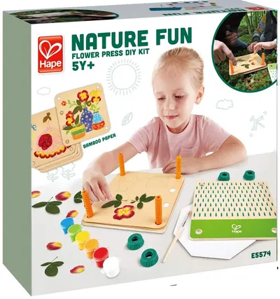 Set creativ Hape Nature Fun - Deseneaza singur flori uscate, 29 piese