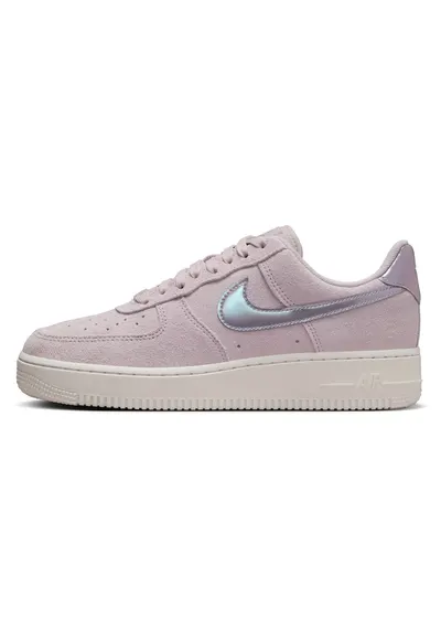 Pantofi sport - Wmns Air Force 1 '07 Se Suede - Roz - Roz