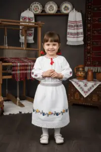 Fustita Traditionala Fetite Alba 4